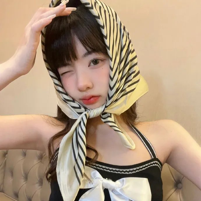 左边最后那栋房子